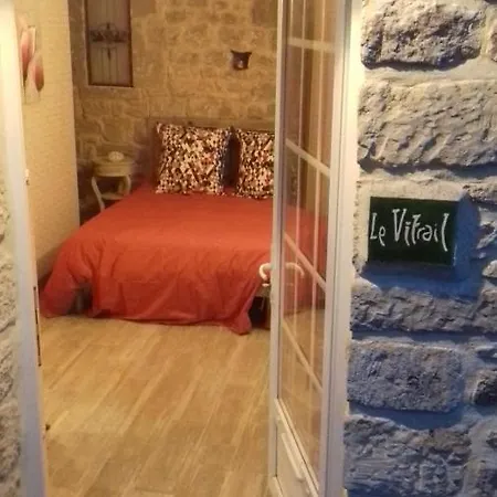B&B Le Vitrail Equipee Sans Service Repas 1073 Rue Des Carrieres 50700 Bocage 3*
