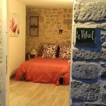 B&B Le Vitrail Equipee Sans Service Repas 1073 Rue Des Carrieres 50700 Bocage 3*