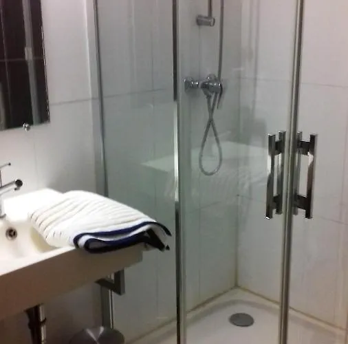 Le Vitrail Equipee Sans Service Repas 1073 Rue Des Carrieres 50700 Bocage Bed and Breakfast