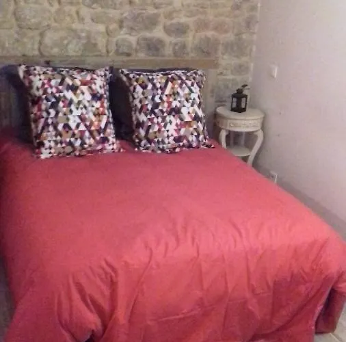 Le Vitrail Equipee Sans Service Repas 1073 Rue Des Carrieres 50700 Bocage Bed and Breakfast 3*